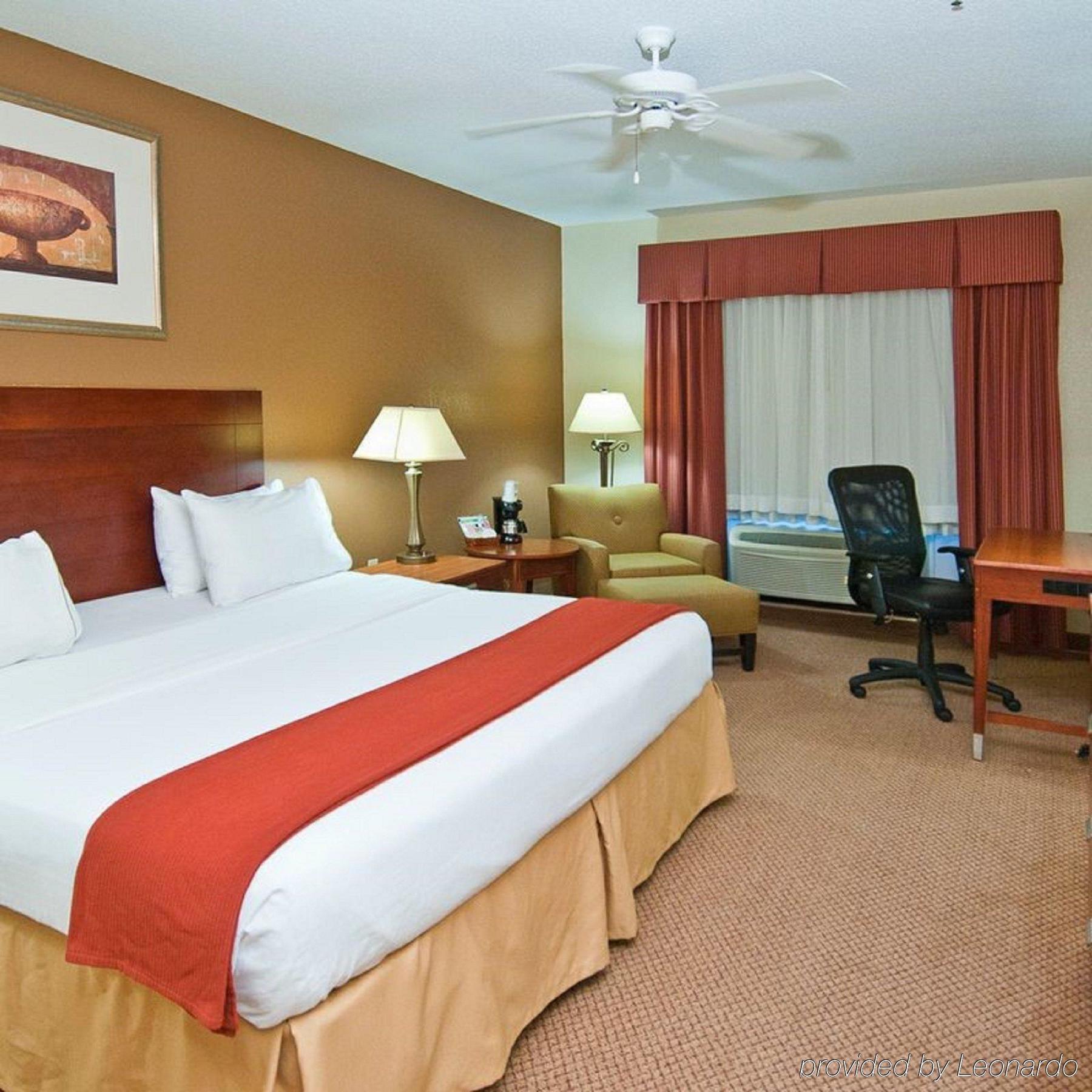 Holiday Inn Express Hotel & Suites Canton By Ihg Buitenkant foto