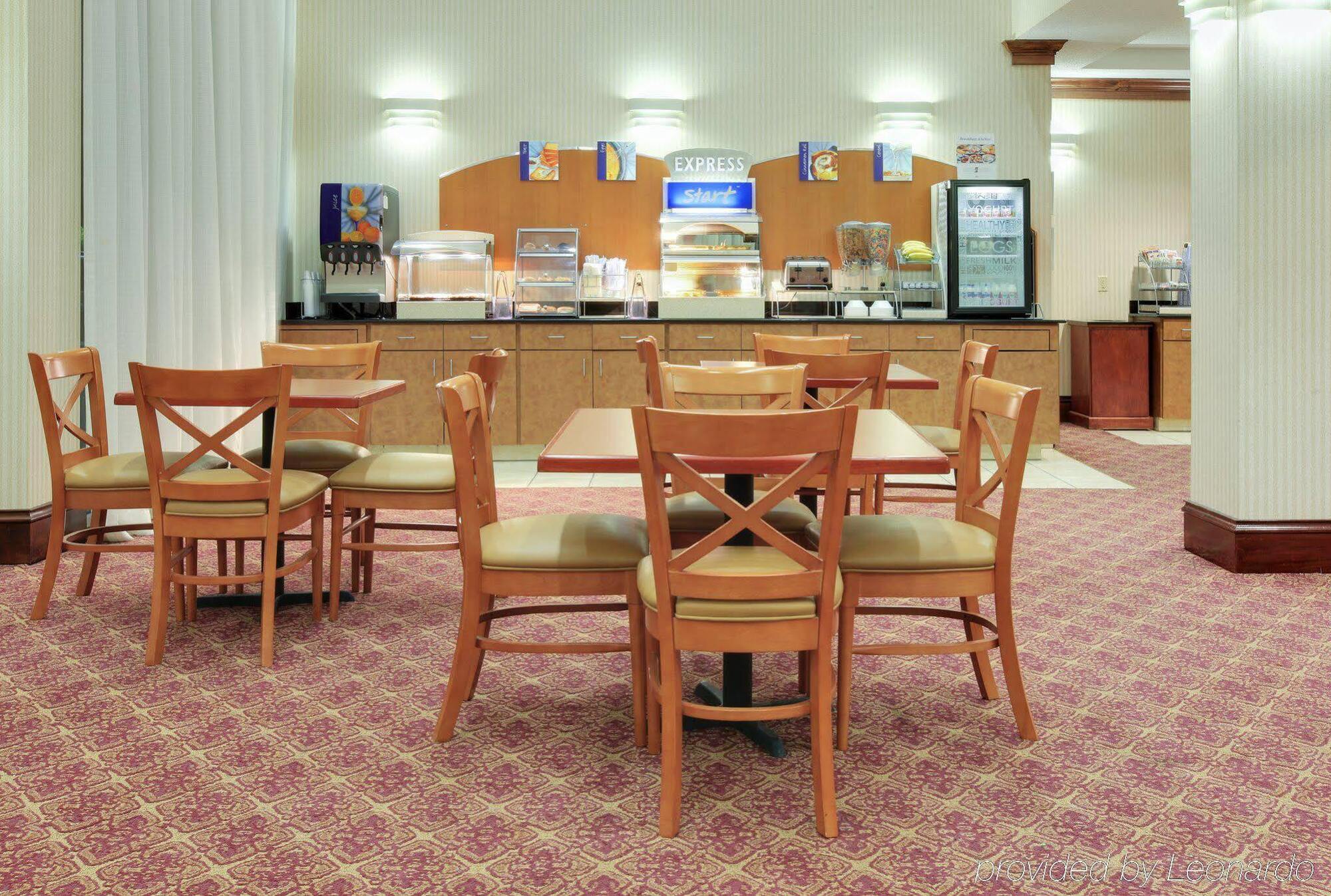 Holiday Inn Express Hotel & Suites Canton By Ihg Buitenkant foto